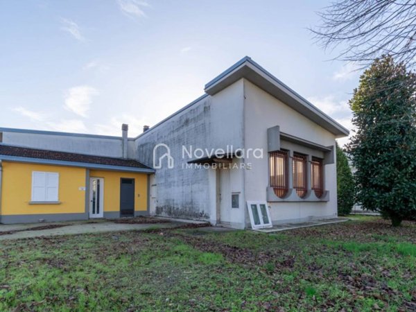 locale commerciale in vendita a Campagnola Emilia