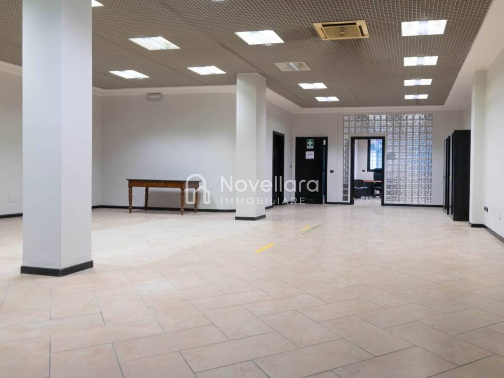 negozio in vendita a Campagnola Emilia