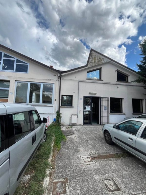 locale commerciale in vendita a Campagnola Emilia