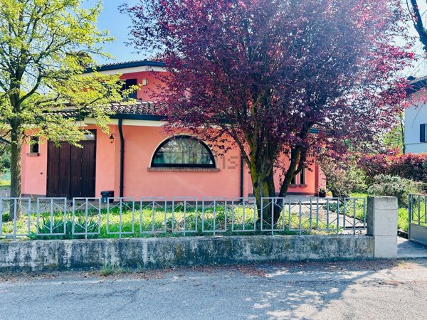 casa indipendente in vendita a Campagnola Emilia