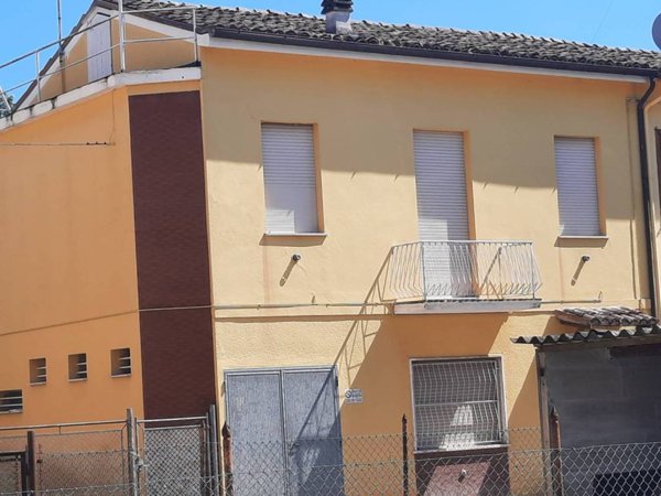 casa indipendente in vendita a Campagnola Emilia