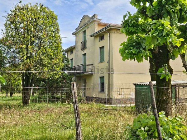 casa indipendente in vendita a Campegine