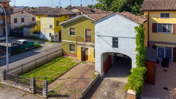 casa indipendente in vendita a Campegine in zona Caprara