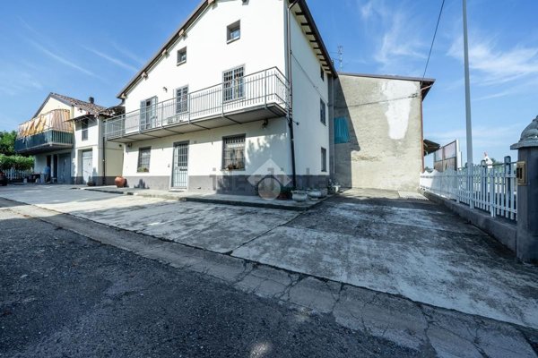 casa indipendente in vendita a Campegine in zona Caprara