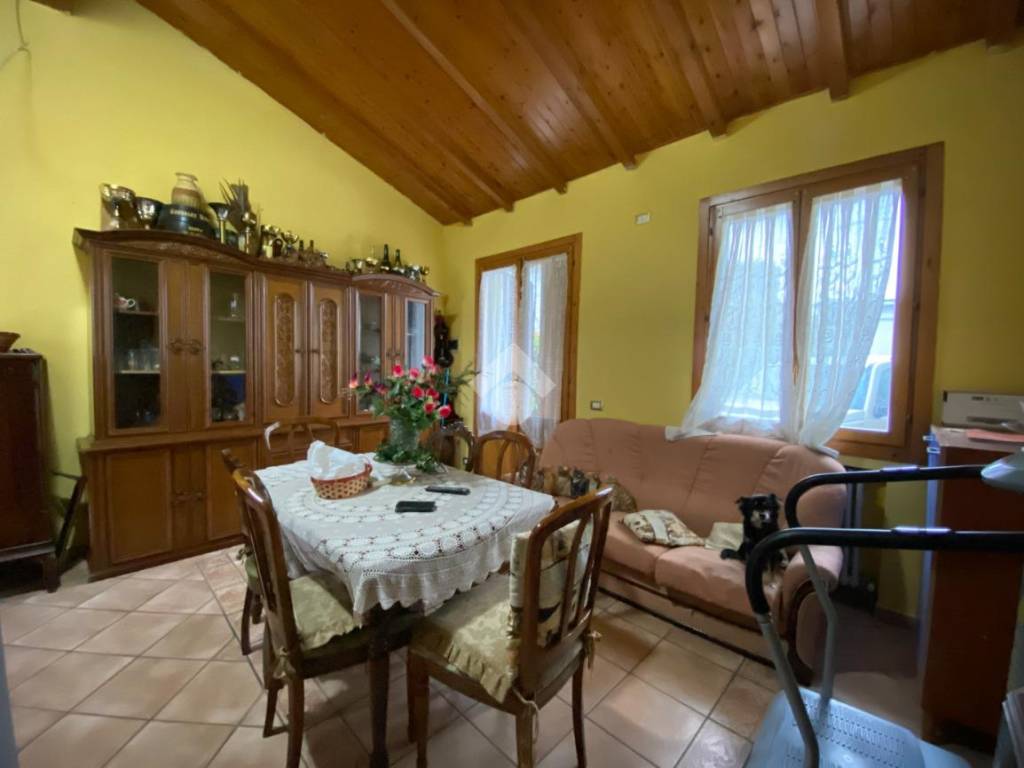 appartamento in vendita a Campegine in zona Case Cocconi