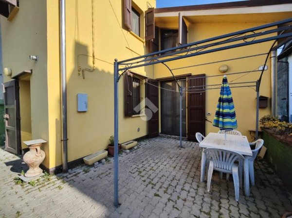 casa indipendente in vendita a Campegine in zona Caprara