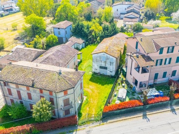 casa indipendente in vendita a Campegine in zona Caprara
