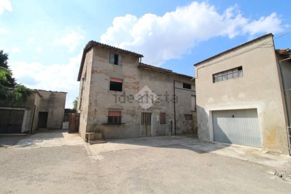 appartamento in vendita a Campegine in zona Caprara