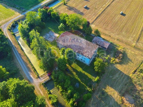 casa indipendente in vendita a Campegine