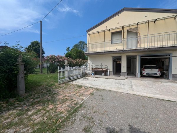 casa semindipendente in vendita a Campegine in zona Caprara