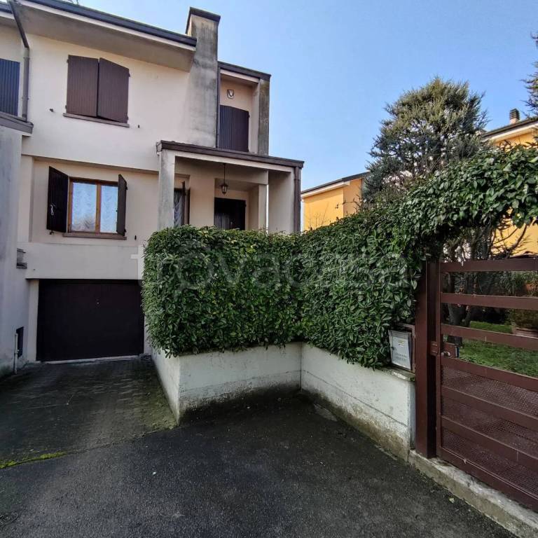 casa indipendente in vendita a Campegine in zona Caprara