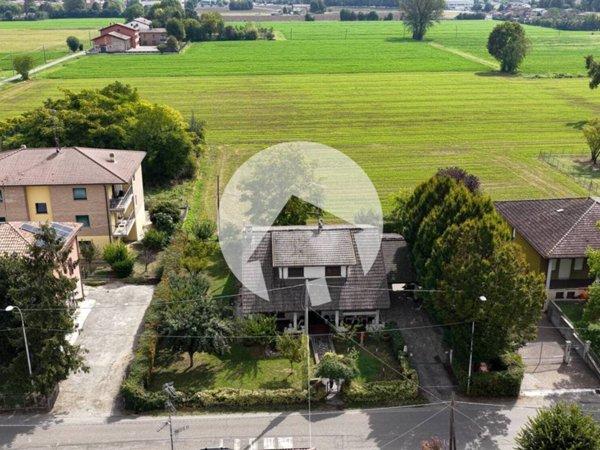 casa indipendente in vendita a Campegine in zona Caprara