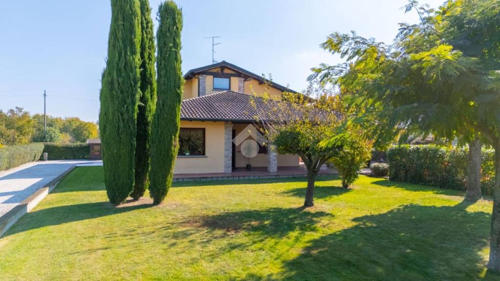 casa indipendente in vendita a Campegine