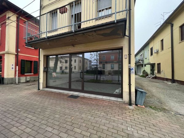 negozio in vendita a Campegine