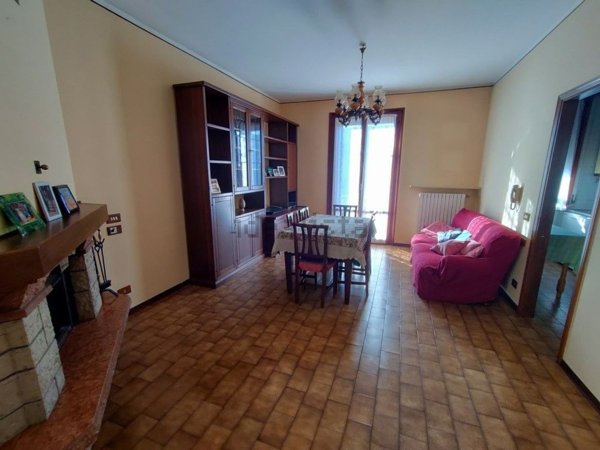 casa indipendente in vendita a Campegine in zona Caprara