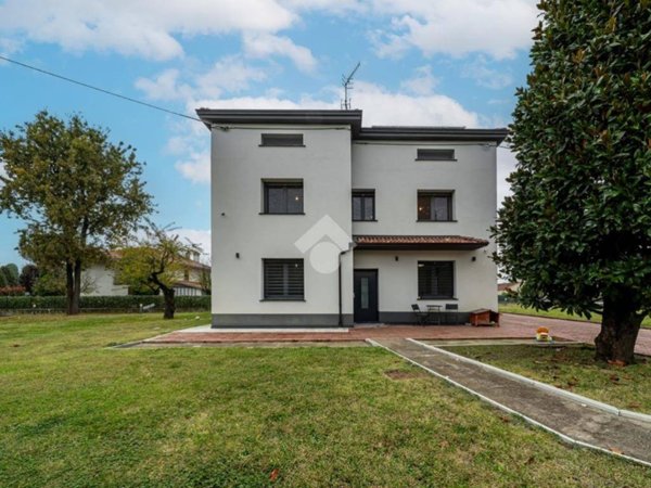 casa indipendente in vendita a Campegine