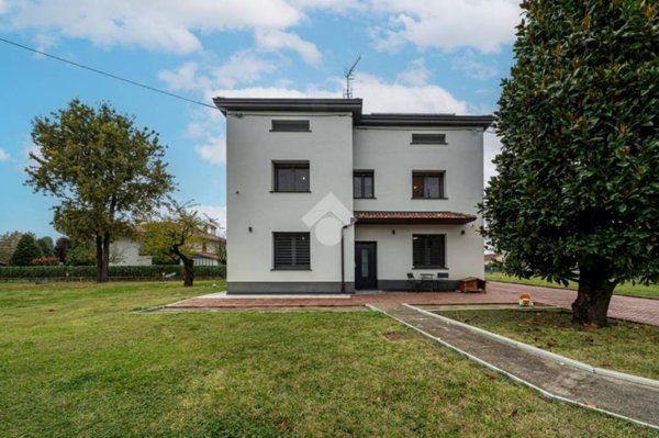 casa indipendente in vendita a Campegine