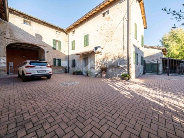 casa indipendente in vendita a Campegine in zona Caprara