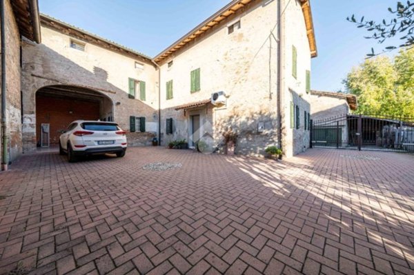 casa indipendente in vendita a Campegine in zona Caprara