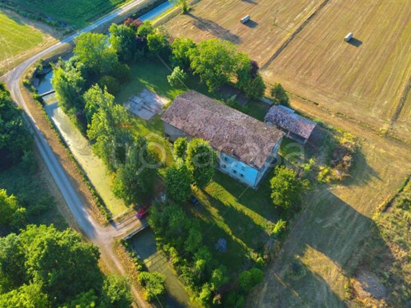 casa indipendente in vendita a Campegine