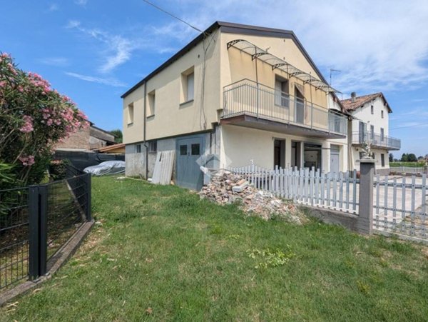 casa indipendente in vendita a Campegine in zona Caprara