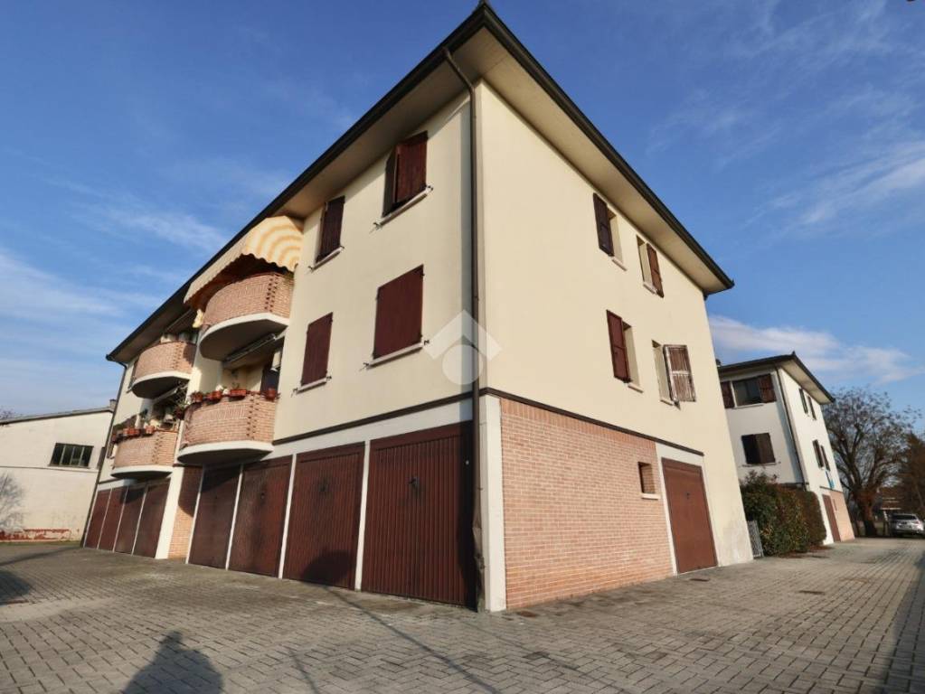 appartamento in vendita a Campegine in zona Case Cocconi