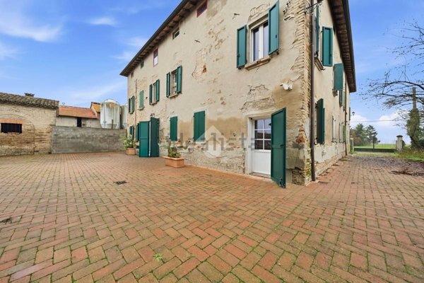casale in vendita a Campegine