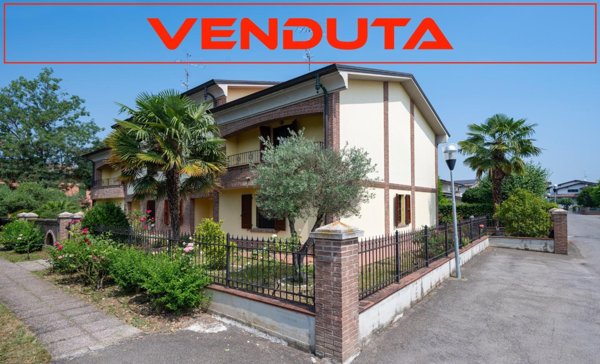 casa indipendente in vendita a Campegine