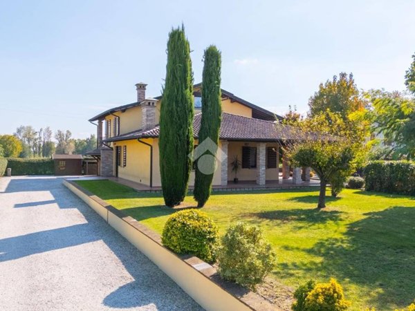 casa indipendente in vendita a Campegine