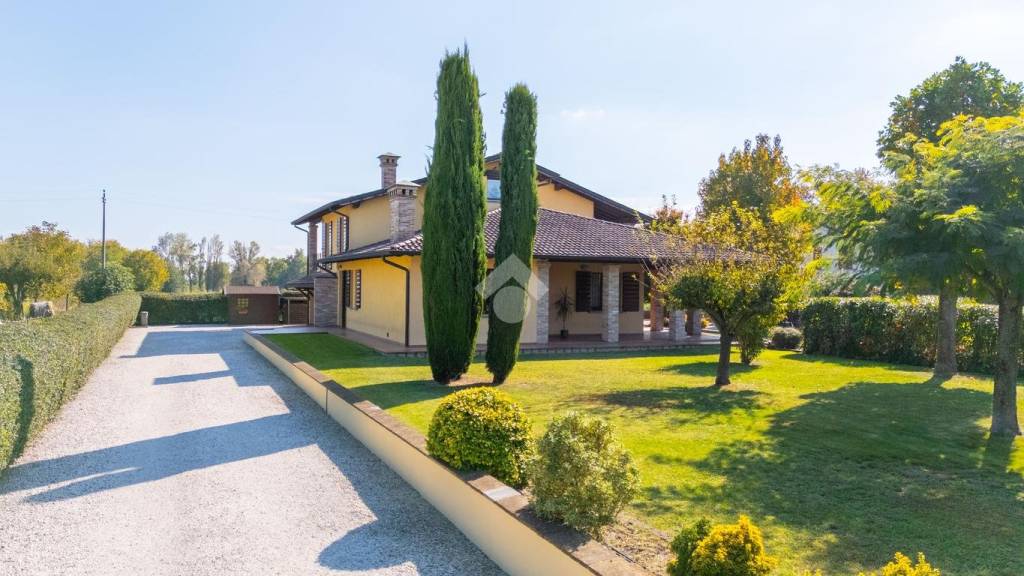 casa indipendente in vendita a Campegine