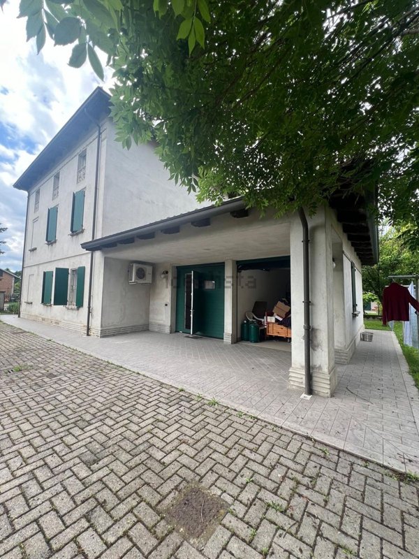 casa indipendente in vendita a Campegine in zona Lora
