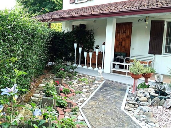 casa indipendente in vendita a Campegine in zona Lora