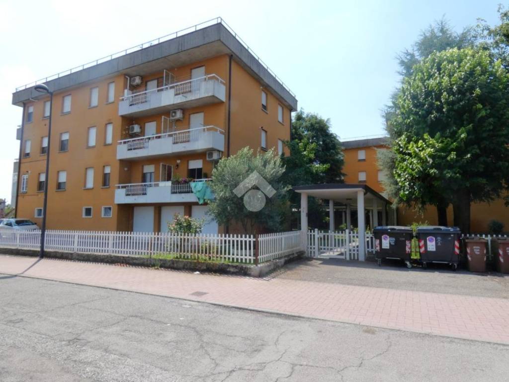 appartamento in vendita a Campegine in zona Caprara