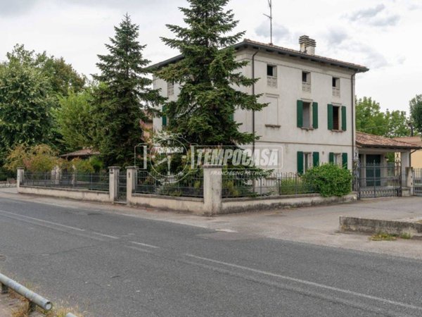 casa indipendente in vendita a Campegine in zona Caprara