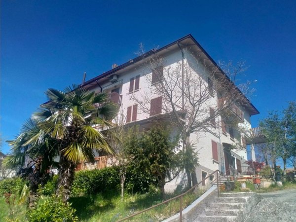 appartamento in vendita a Carpineti in zona Marola