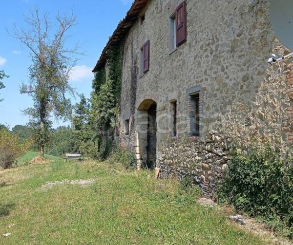 casa indipendente in vendita a Carpineti