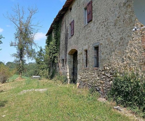 pentavano in vendita a Carpineti