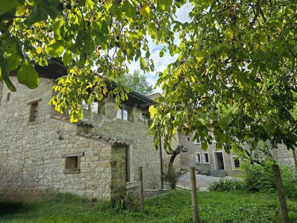 casa indipendente in vendita a Carpineti