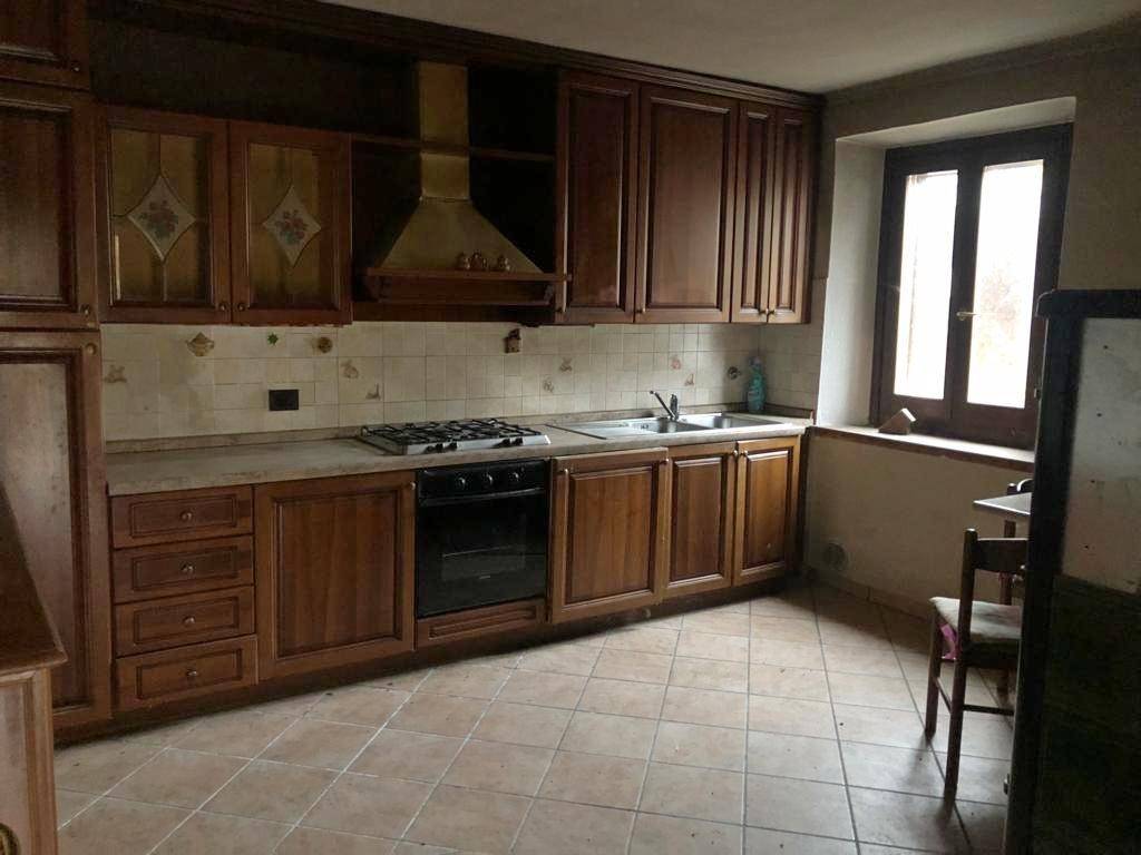 casa indipendente in vendita a Carpineti in zona Villa