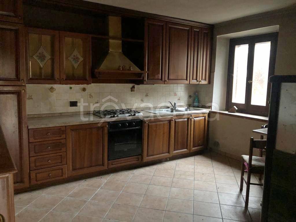 casa indipendente in vendita a Carpineti in zona Villa