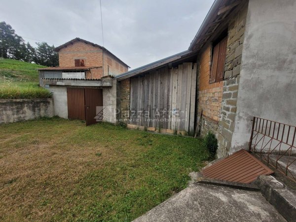 pentavano in vendita a Carpineti