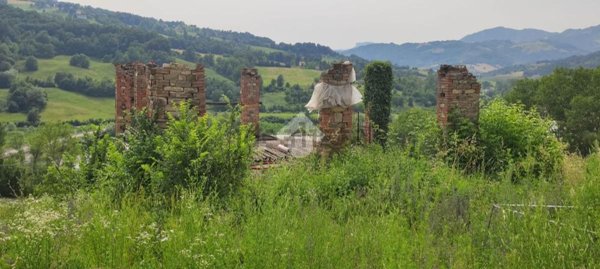 casa indipendente in vendita a Carpineti in zona Ca' Benno