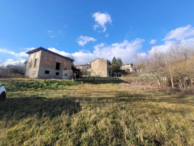 casa indipendente in vendita a Carpineti in zona Saccaggio