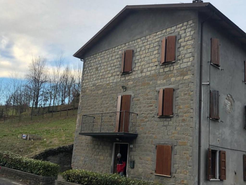 casa indipendente in vendita a Carpineti