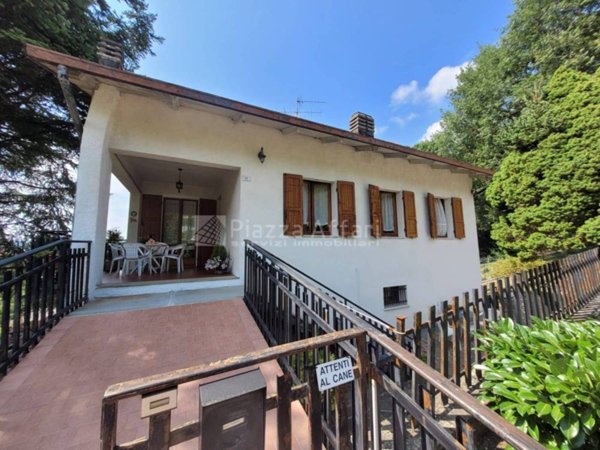 casa indipendente in vendita a Carpineti