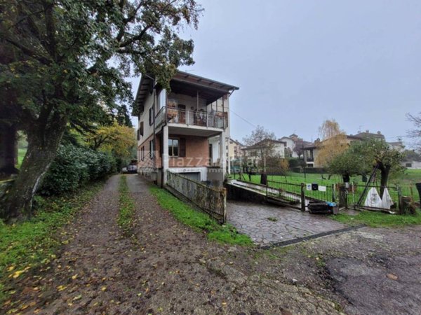 casa indipendente in vendita a Carpineti