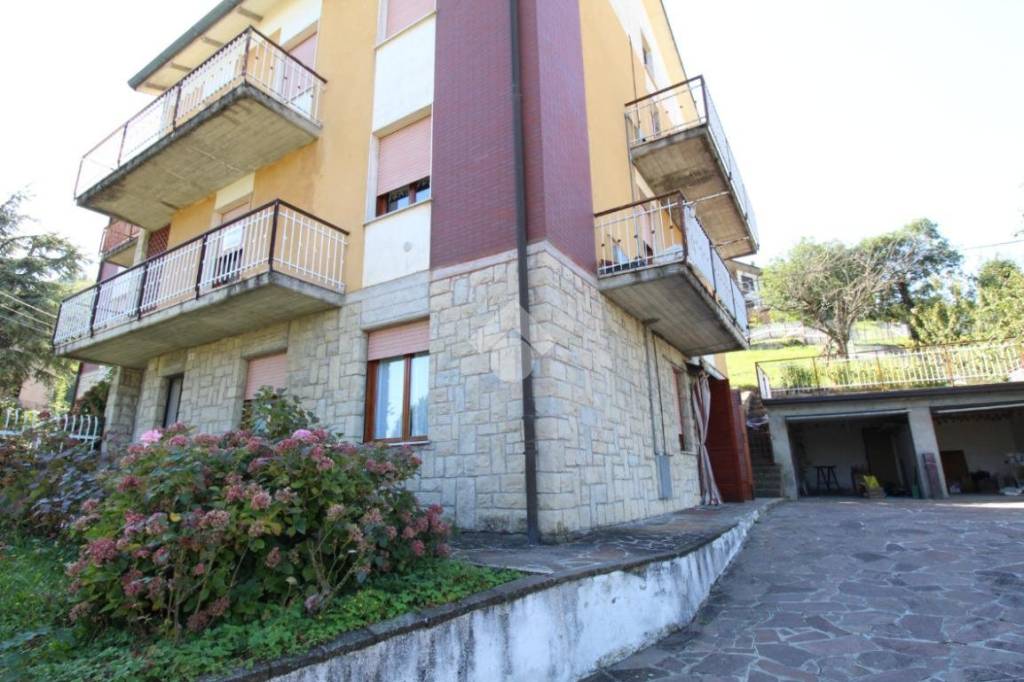 casa indipendente in vendita a Carpineti