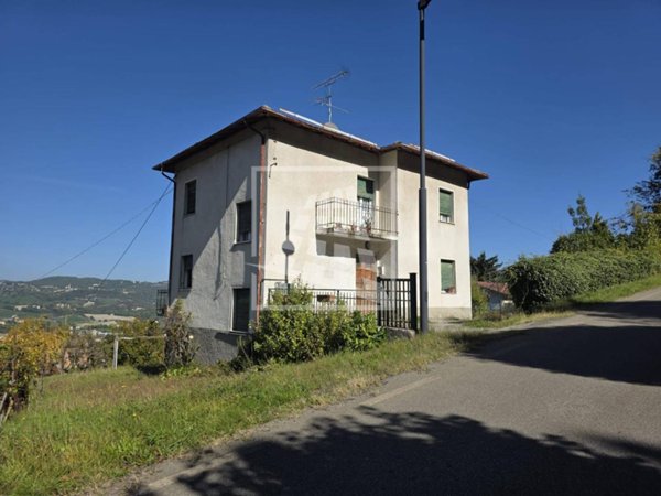 casa indipendente in vendita a Carpineti