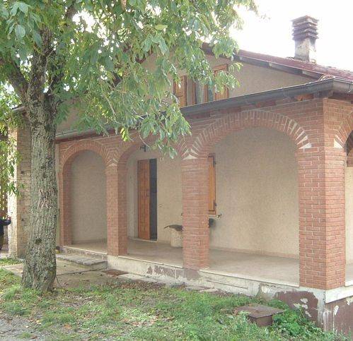 casa indipendente in vendita a Carpineti in zona Villa