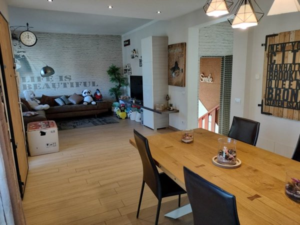 casa indipendente in vendita a Carpineti in zona San Donnino